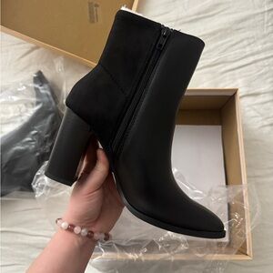 Pointed Toe Chunky Heel Ankle Booties